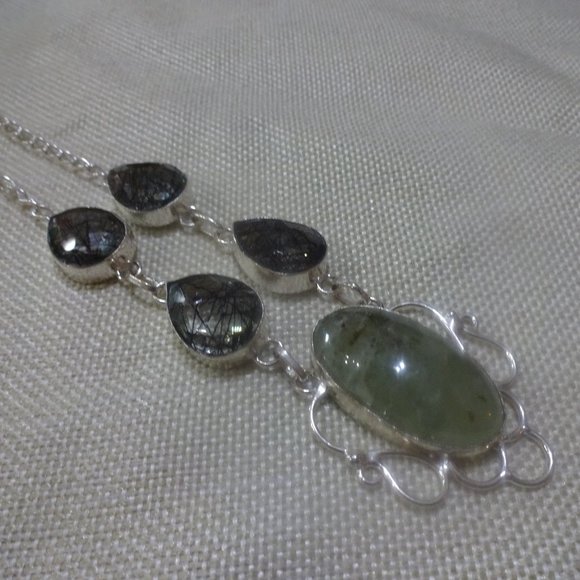 Gorgeous "PREHNITE & TOURMALINE QUARTZ" Handmade Sterling Necklace 20" #954A - Picture 1 of 3
